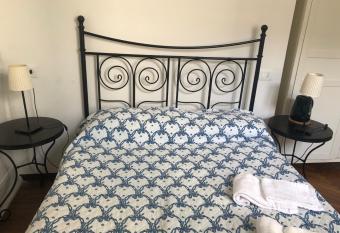 Casa Ortensia Blu la stanza Blu allows 18 year olds to book a room