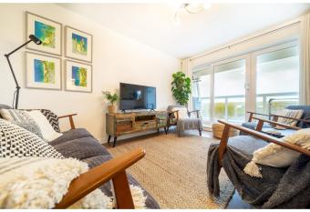 Pass the Keys NEW 2 Bedroom Porth Apartment has Balcony rooms