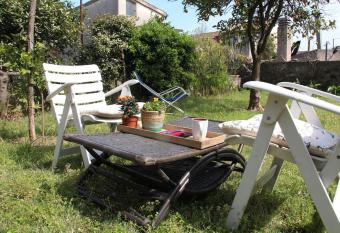 Kubri Home ! A Confortable space for Mind & Soul. has Balcony rooms