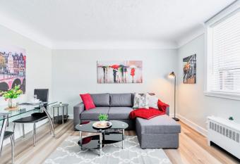 1BR Apt w King Bed & Netflix-Near Downtown allows 18 year olds to book a room