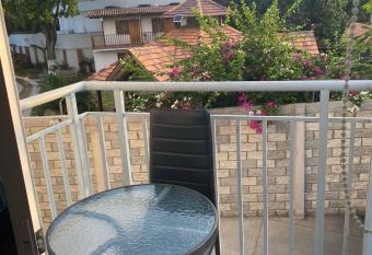 C  modo y acogedor Apartaestudio en el rodadero has Balcony rooms