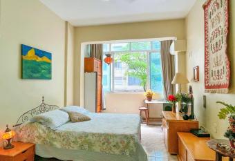 1 Minuto da Praia, 2 Minutos do Metr   has Smoking rooms