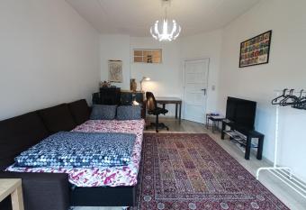 Chambres en appartements partag  s allows 18 year olds to book a room