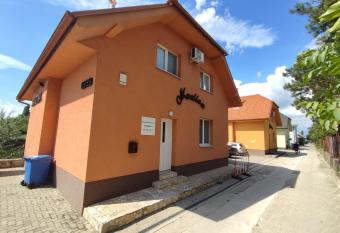 Thermalpark Lake Apartments has Balcony rooms