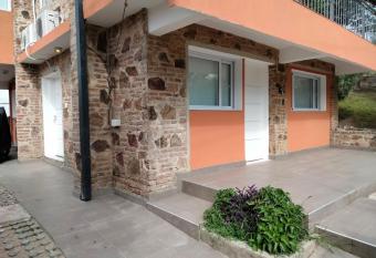 Los zorzales allows 18 year olds to book a room