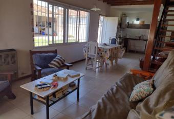 Casa Miramar a 10 cuadras de la playa y 4 dlcentro has Balcony rooms