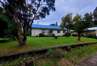 Arriendo casa por d  a a metros de la playa en Frutillar Bajo allows 18 year olds to book a room