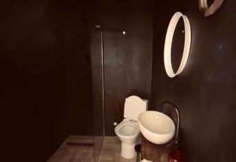 Oasis-Central ap allows 18 year olds to book a room