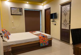 Comfort Cozy has Balcony rooms