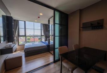 2 Bedroom Luxury Eastville CDC has Balcony rooms