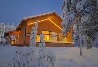 Villa Rakkarinne has Balcony rooms