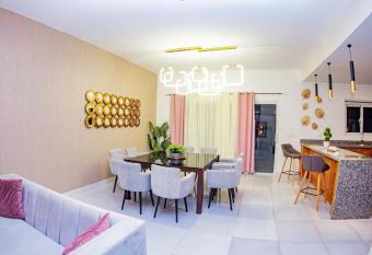 Villa los paula THE BEST ROOFTOP (PH style) has rooms with a private hot tub