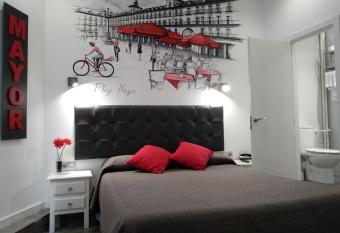 Hostal Lauria allows 18 year olds to book a room