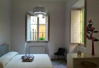 Charming Suite Primavera allows 18 year olds to book a room