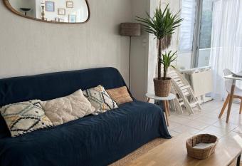 Les Tamaris allows 18 year olds to book a room