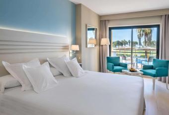 Barcel   Costa Ballena Golf & Spa has Balcony rooms