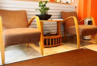 Hotel Camelia allows 18 year olds to book a room