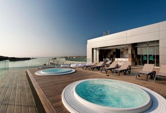 Barcel   Hamilton Menorca - Adults Only allows 18 year olds to book a room