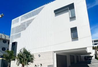 Unique Kirra townhouse has Balcony rooms