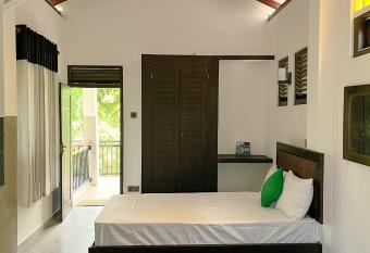 Tropical Vibes - Kathaluwa has Smoking/Balcony rooms
