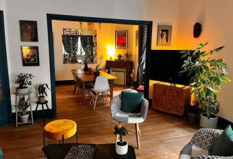 Appartement Signature Art D  co allows 18 year olds to book a room