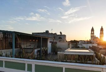 Casa T  nez allows 18 year olds to book a room