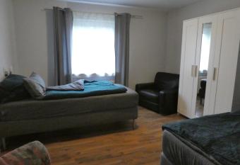 Ferienwohnung Wanderparadies Neuwied-Heimbach allows 18 year olds to book a room