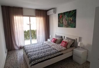 Casa de La IAIA allows 18 year olds to book a room