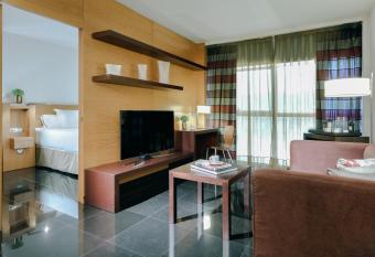 Hesperia Fira has Balcony rooms