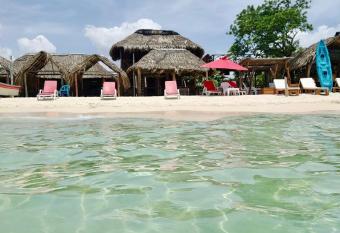 C1-R HABITACION TIPO CABA  A EN ISLA DE BARU allows 18 year olds to book a room