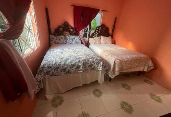 285 Coral Spring Falmouth has Balcony rooms