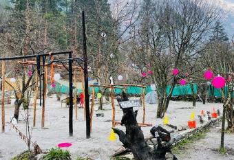 Wandering Backpackers has Balcony rooms