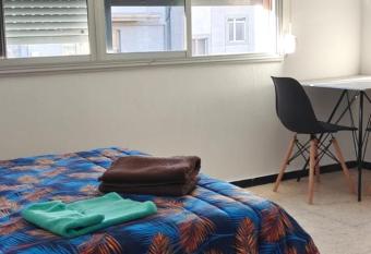 Lodge El Muelle De Arinaga allows 18 year olds to book a room