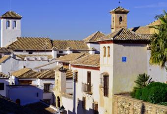 Hotel Santa Isabel La Real allows 18 year olds to book a room
