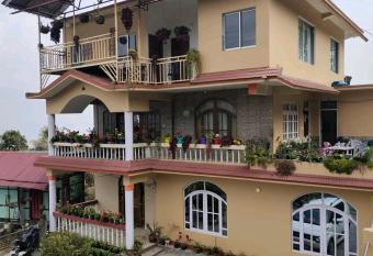 Khaling Serene has Balcony rooms