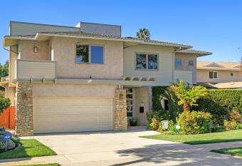 4000 sq ft Resort Home Near Carlsbad Beaches! has Balcony rooms