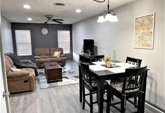 Blessed Blue Angel with Covered patio - Sleeps up to 9 - Dtwn ABI, Hendrick Hosp, Dyess AFB, HSU allows 18 year olds to book a room