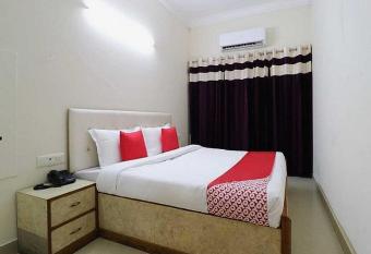 OYO Flagship 80584 Hotel Anand allows 18 year olds to book a room