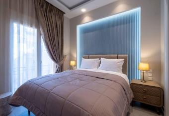 Maison De Luxx, A9 Central Lux has Balcony rooms