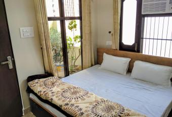 mye homestay 1 near Golden Temple has Balcony rooms