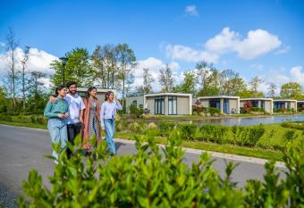 Comfort Rooms by EuroParcs Buitenhuizen has Balcony rooms