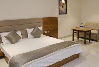 INDRAPRASTHA INN has Balcony rooms