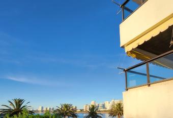 APARTAMAR - La Cigale allows 18 year olds to book a room