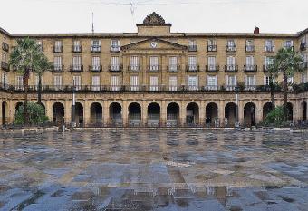 Apartamento compartido Bilbao Plaza Nueva allows 18 year olds to book a room