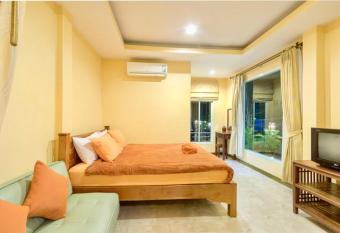 Naengnoi resort kohlarn has Balcony rooms