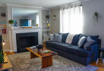 Family Pet Friendly Franklin Park condo allows 18 year olds to book a room