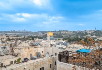Temple mount view allows 18 year olds to book a room