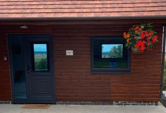 Danielle   s den has Balcony rooms