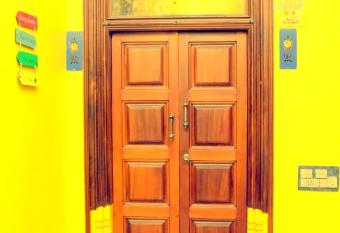 Le Prince Villa STAY with CAR PARKING allows 18 year olds to book a room