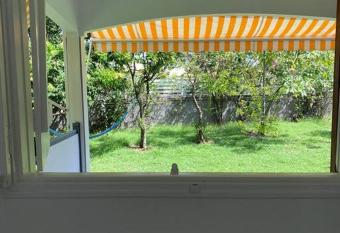 VILLA T2 CLIMATISEE WIFI SAINT-FRANCOIS allows 18 year olds to book a room